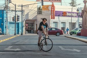 Fotografía de ciclismo urbamo fixie